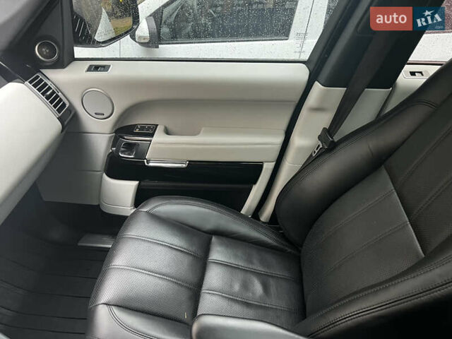 Белый Ленд Ровер Рендж Ровер, объемом двигателя 2.99 л и пробегом 159 тыс. км за 42000 $, фото 17 на Automoto.ua