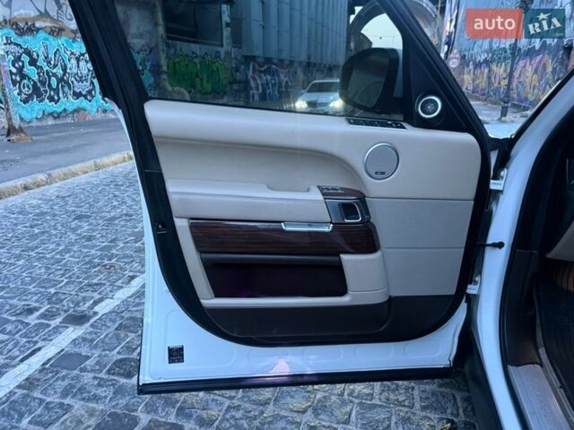 Белый Ленд Ровер Рендж Ровер, объемом двигателя 2.99 л и пробегом 161 тыс. км за 33800 $, фото 94 на Automoto.ua