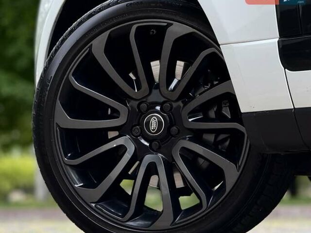 Білий Ленд Ровер Рендж Ровер, об'ємом двигуна 2.99 л та пробігом 180 тис. км за 39850 $, фото 45 на Automoto.ua