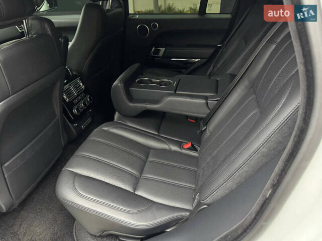 Белый Ленд Ровер Рендж Ровер, объемом двигателя 2.99 л и пробегом 93 тыс. км за 39900 $, фото 29 на Automoto.ua