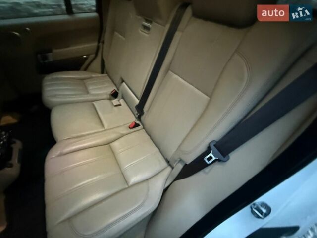 Белый Ленд Ровер Рендж Ровер, объемом двигателя 2.99 л и пробегом 161 тыс. км за 33800 $, фото 91 на Automoto.ua