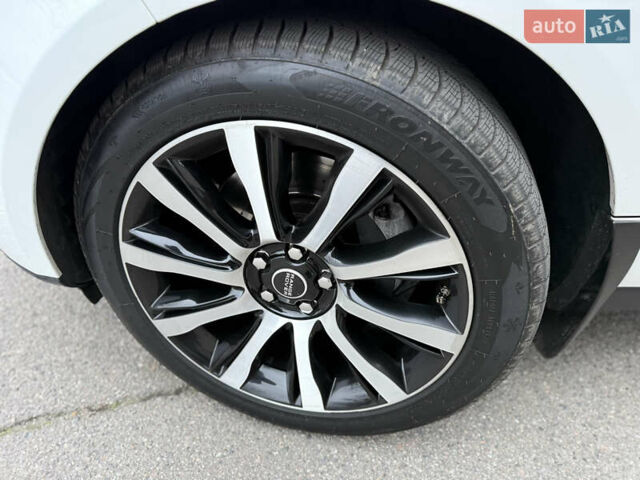 Білий Ленд Ровер Рендж Ровер, об'ємом двигуна 4.37 л та пробігом 272 тис. км за 43000 $, фото 17 на Automoto.ua