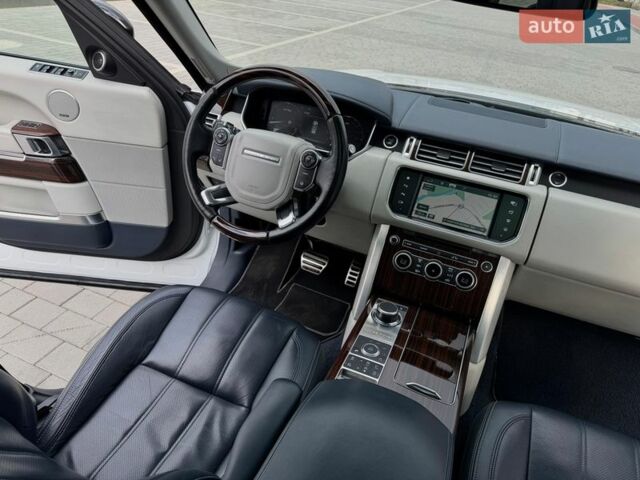 Белый Ленд Ровер Рендж Ровер, объемом двигателя 4.4 л и пробегом 115 тыс. км за 47950 $, фото 62 на Automoto.ua