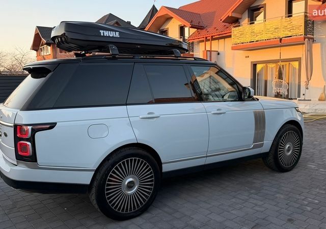 Белый Ленд Ровер Рендж Ровер, объемом двигателя 2.99 л и пробегом 187 тыс. км за 45000 $, фото 4 на Automoto.ua