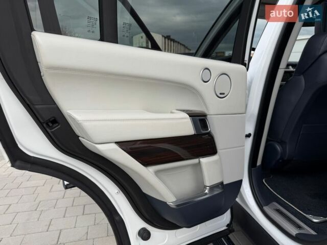 Белый Ленд Ровер Рендж Ровер, объемом двигателя 4.4 л и пробегом 115 тыс. км за 47950 $, фото 34 на Automoto.ua