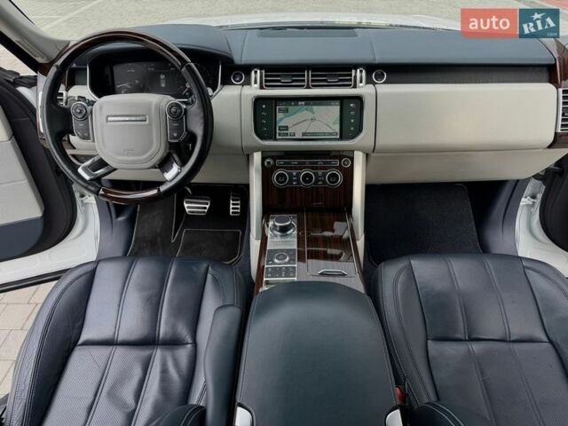 Белый Ленд Ровер Рендж Ровер, объемом двигателя 4.4 л и пробегом 115 тыс. км за 47950 $, фото 61 на Automoto.ua
