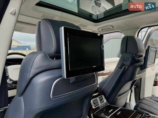 Белый Ленд Ровер Рендж Ровер, объемом двигателя 4.4 л и пробегом 115 тыс. км за 47950 $, фото 39 на Automoto.ua