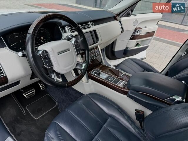 Белый Ленд Ровер Рендж Ровер, объемом двигателя 4.4 л и пробегом 115 тыс. км за 47950 $, фото 49 на Automoto.ua