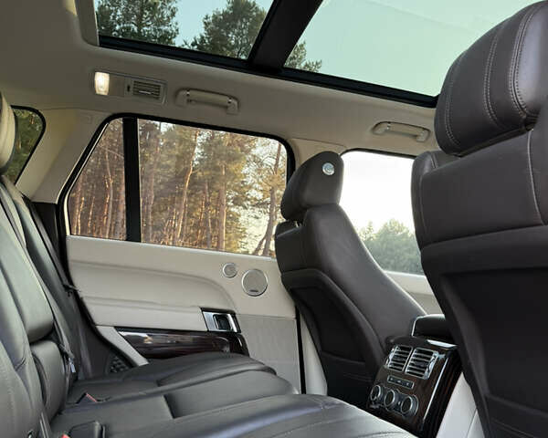 Білий Ленд Ровер Рендж Ровер, об'ємом двигуна 2.99 л та пробігом 146 тис. км за 37000 $, фото 49 на Automoto.ua