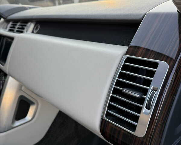 Білий Ленд Ровер Рендж Ровер, об'ємом двигуна 2.99 л та пробігом 146 тис. км за 37000 $, фото 41 на Automoto.ua