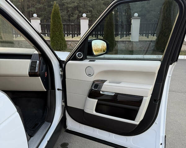 Білий Ленд Ровер Рендж Ровер, об'ємом двигуна 2.99 л та пробігом 146 тис. км за 37000 $, фото 36 на Automoto.ua