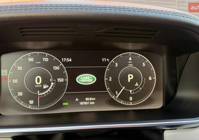 Белый Ленд Ровер Рендж Ровер, объемом двигателя 2.99 л и пробегом 187 тыс. км за 45000 $, фото 16 на Automoto.ua