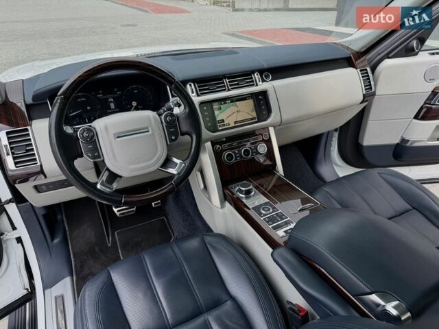 Белый Ленд Ровер Рендж Ровер, объемом двигателя 4.4 л и пробегом 115 тыс. км за 47950 $, фото 63 на Automoto.ua