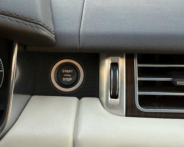 Білий Ленд Ровер Рендж Ровер, об'ємом двигуна 2.99 л та пробігом 146 тис. км за 37000 $, фото 31 на Automoto.ua