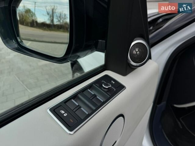 Белый Ленд Ровер Рендж Ровер, объемом двигателя 4.4 л и пробегом 115 тыс. км за 47950 $, фото 43 на Automoto.ua