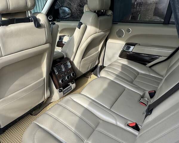 Білий Ленд Ровер Рендж Ровер, об'ємом двигуна 2.99 л та пробігом 190 тис. км за 40000 $, фото 12 на Automoto.ua