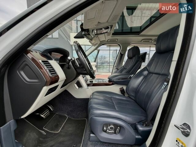 Белый Ленд Ровер Рендж Ровер, объемом двигателя 4.4 л и пробегом 115 тыс. км за 47950 $, фото 46 на Automoto.ua