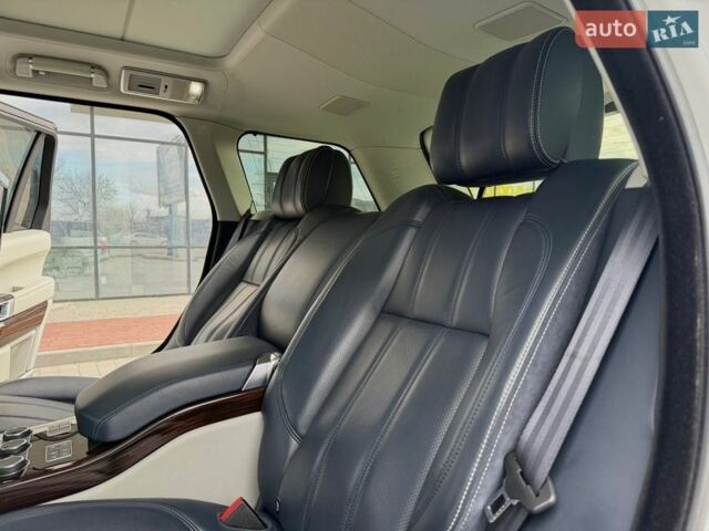 Белый Ленд Ровер Рендж Ровер, объемом двигателя 4.4 л и пробегом 115 тыс. км за 47950 $, фото 37 на Automoto.ua