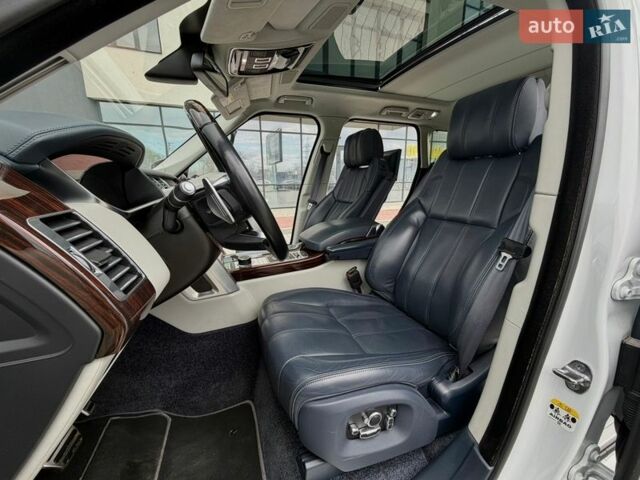 Белый Ленд Ровер Рендж Ровер, объемом двигателя 4.4 л и пробегом 115 тыс. км за 47950 $, фото 47 на Automoto.ua