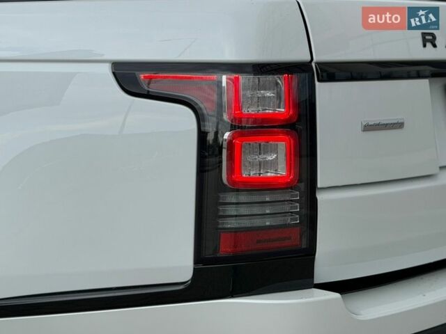 Белый Ленд Ровер Рендж Ровер, объемом двигателя 4.4 л и пробегом 115 тыс. км за 47950 $, фото 18 на Automoto.ua