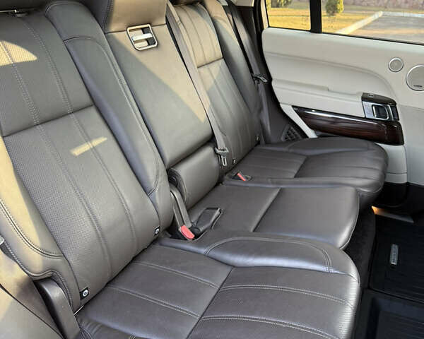 Білий Ленд Ровер Рендж Ровер, об'ємом двигуна 2.99 л та пробігом 146 тис. км за 37000 $, фото 48 на Automoto.ua