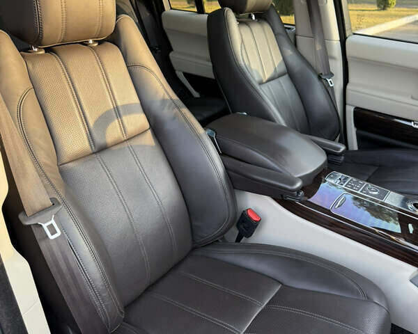 Белый Ленд Ровер Рендж Ровер, объемом двигателя 2.99 л и пробегом 146 тыс. км за 37700 $, фото 40 на Automoto.ua