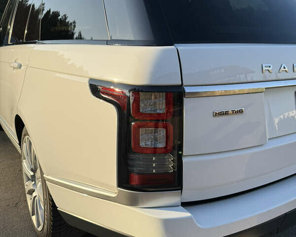 Білий Ленд Ровер Рендж Ровер, об'ємом двигуна 2.99 л та пробігом 146 тис. км за 37000 $, фото 17 на Automoto.ua
