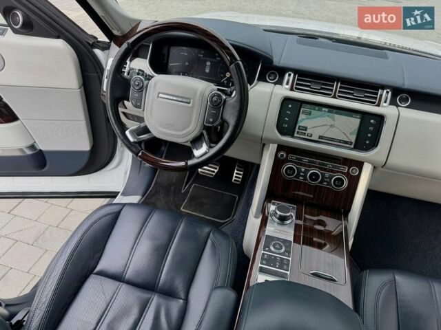 Белый Ленд Ровер Рендж Ровер, объемом двигателя 4.4 л и пробегом 115 тыс. км за 47950 $, фото 65 на Automoto.ua