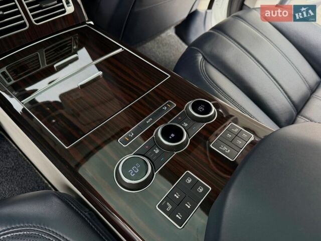 Белый Ленд Ровер Рендж Ровер, объемом двигателя 4.4 л и пробегом 115 тыс. км за 47950 $, фото 41 на Automoto.ua