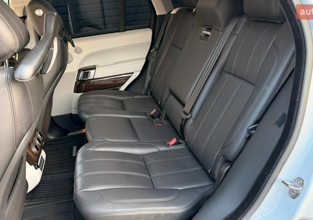 Белый Ленд Ровер Рендж Ровер, объемом двигателя 2.99 л и пробегом 187 тыс. км за 45000 $, фото 9 на Automoto.ua