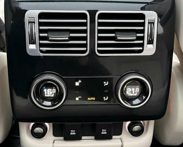 Білий Ленд Ровер Рендж Ровер, об'ємом двигуна 3 л та пробігом 170 тис. км за 49900 $, фото 37 на Automoto.ua