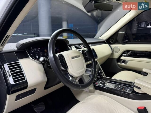 Білий Ленд Ровер Рендж Ровер, об'ємом двигуна 5 л та пробігом 82 тис. км за 54500 $, фото 20 на Automoto.ua