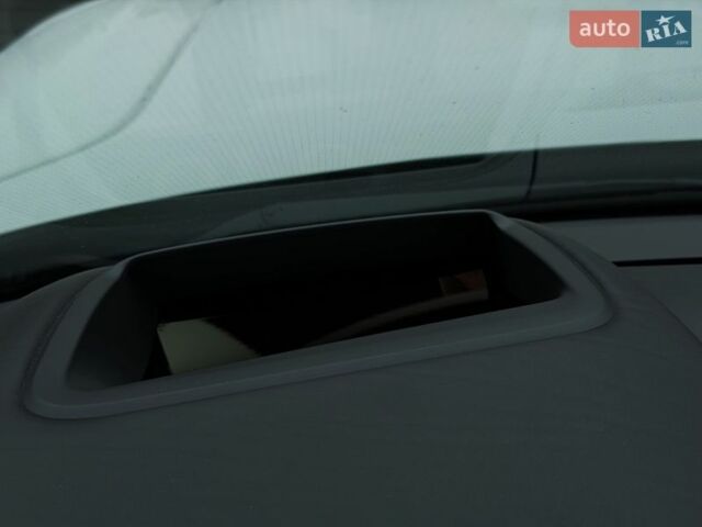 Білий Ленд Ровер Рендж Ровер, об'ємом двигуна 4.37 л та пробігом 105 тис. км за 64999 $, фото 55 на Automoto.ua