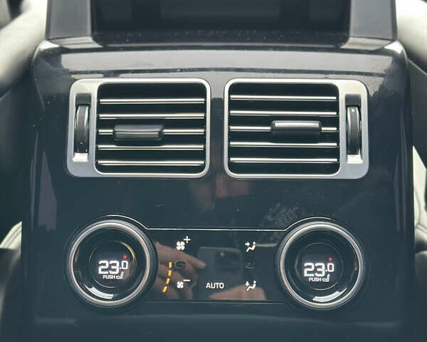 Белый Ленд Ровер Рендж Ровер, объемом двигателя 2.99 л и пробегом 92 тыс. км за 57900 $, фото 14 на Automoto.ua