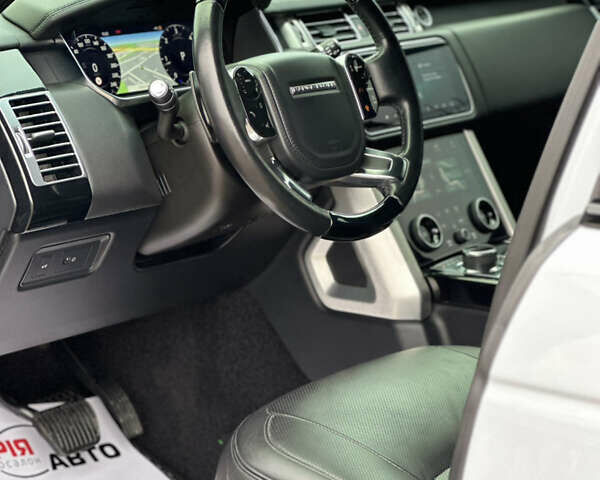 Белый Ленд Ровер Рендж Ровер, объемом двигателя 2.99 л и пробегом 92 тыс. км за 57900 $, фото 26 на Automoto.ua