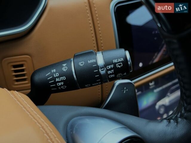 Білий Ленд Ровер Рендж Ровер, об'ємом двигуна 4.37 л та пробігом 105 тис. км за 64999 $, фото 53 на Automoto.ua