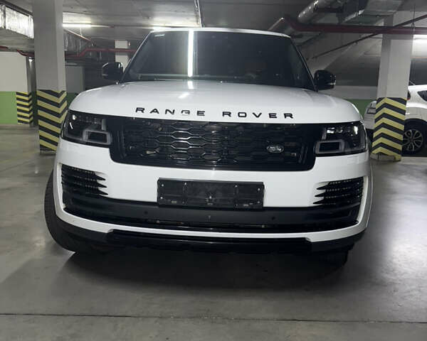 Белый Ленд Ровер Рендж Ровер, объемом двигателя 4.37 л и пробегом 102 тыс. км за 67500 $, фото 1 на Automoto.ua