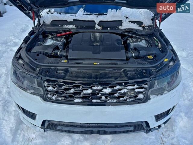 Білий Ленд Ровер Рендж Ровер, об'ємом двигуна 3 л та пробігом 145 тис. км за 14500 $, фото 6 на Automoto.ua