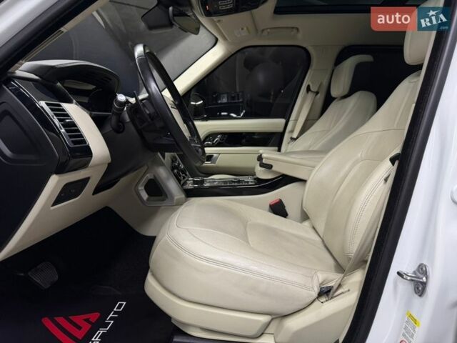 Білий Ленд Ровер Рендж Ровер, об'ємом двигуна 5 л та пробігом 82 тис. км за 54500 $, фото 21 на Automoto.ua