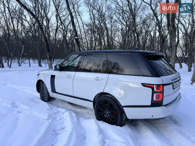 Белый Ленд Ровер Рендж Ровер, объемом двигателя 3 л и пробегом 73 тыс. км за 55000 $, фото 8 на Automoto.ua