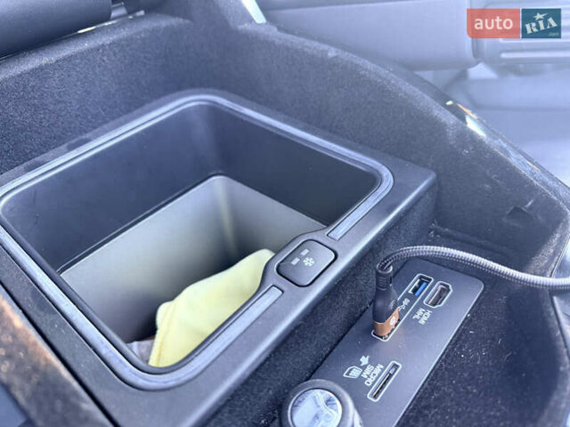 Белый Ленд Ровер Рендж Ровер, объемом двигателя 3 л и пробегом 73 тыс. км за 55000 $, фото 50 на Automoto.ua