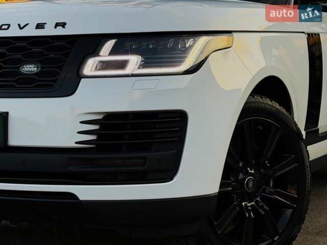 Білий Ленд Ровер Рендж Ровер, об'ємом двигуна 4.37 л та пробігом 105 тис. км за 64999 $, фото 7 на Automoto.ua