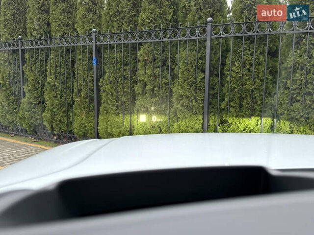 Білий Ленд Ровер Рендж Ровер, об'ємом двигуна 3 л та пробігом 170 тис. км за 49900 $, фото 18 на Automoto.ua