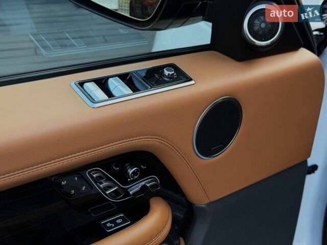 Білий Ленд Ровер Рендж Ровер, об'ємом двигуна 4.37 л та пробігом 105 тис. км за 64999 $, фото 30 на Automoto.ua