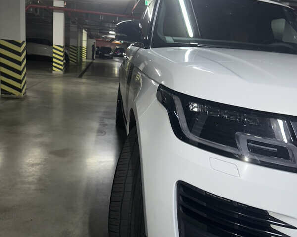 Белый Ленд Ровер Рендж Ровер, объемом двигателя 4.37 л и пробегом 102 тыс. км за 67500 $, фото 16 на Automoto.ua