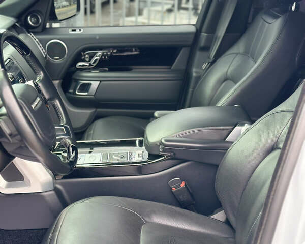 Белый Ленд Ровер Рендж Ровер, объемом двигателя 2.99 л и пробегом 92 тыс. км за 57900 $, фото 22 на Automoto.ua