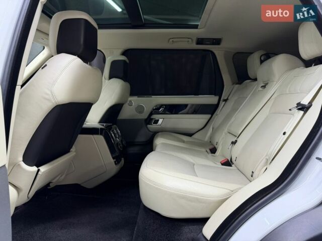 Білий Ленд Ровер Рендж Ровер, об'ємом двигуна 5 л та пробігом 82 тис. км за 54500 $, фото 25 на Automoto.ua