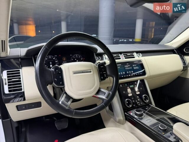 Білий Ленд Ровер Рендж Ровер, об'ємом двигуна 5 л та пробігом 82 тис. км за 54500 $, фото 26 на Automoto.ua