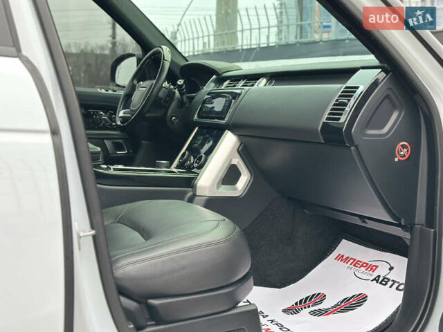 Белый Ленд Ровер Рендж Ровер, объемом двигателя 2.99 л и пробегом 92 тыс. км за 57900 $, фото 15 на Automoto.ua