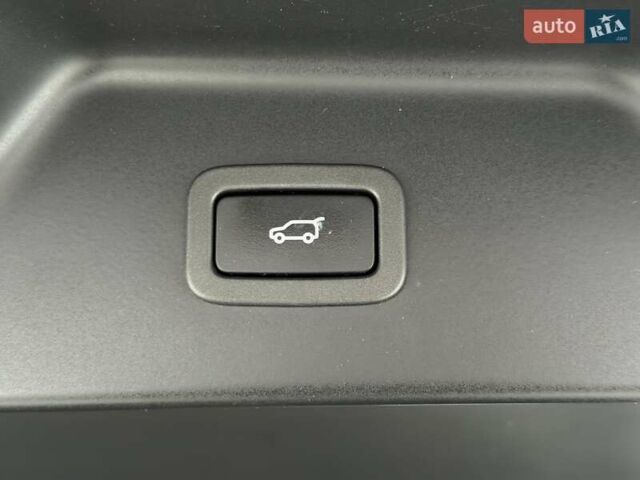 Белый Ленд Ровер Рендж Ровер, объемом двигателя 4.37 л и пробегом 105 тыс. км за 64999 $, фото 27 на Automoto.ua